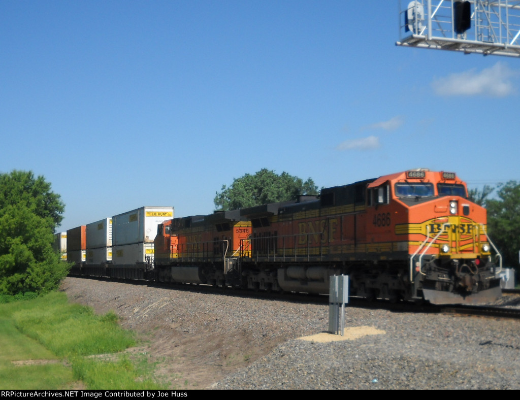 BNSF 4686 East